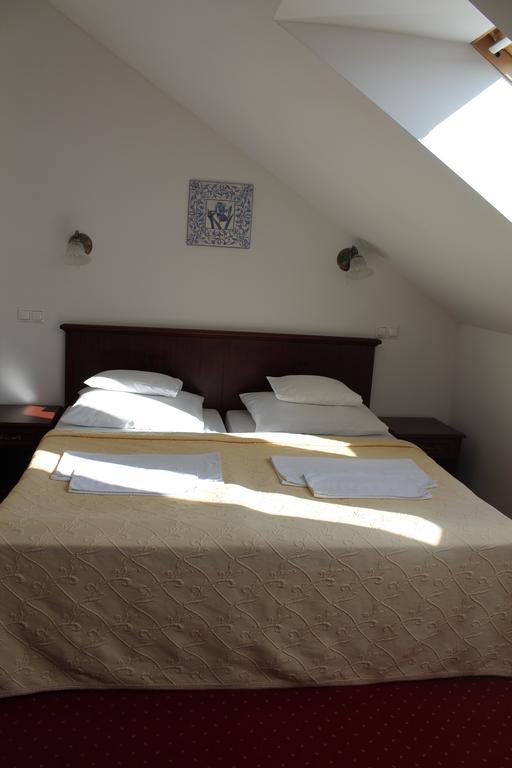 Madi Kuria Hotel Room photo